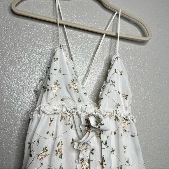 Floral White Ruffle Dress - Picture 4 of 9